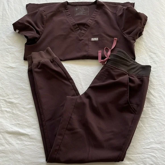 FIGS Espresso (SET) ☕️ Catarina scrub top S // Zamora scrub bottom XS - Picture 8 of 8